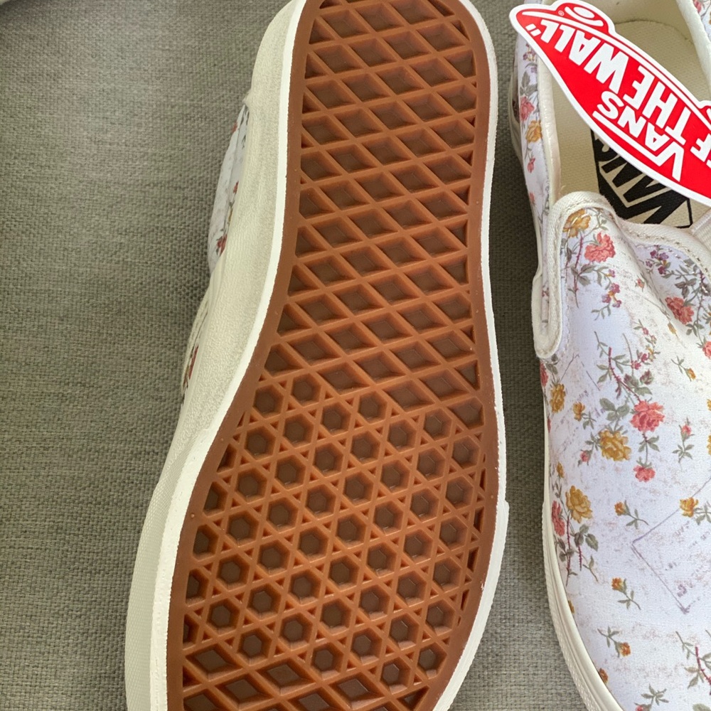 Vans - Picture 3 of 5